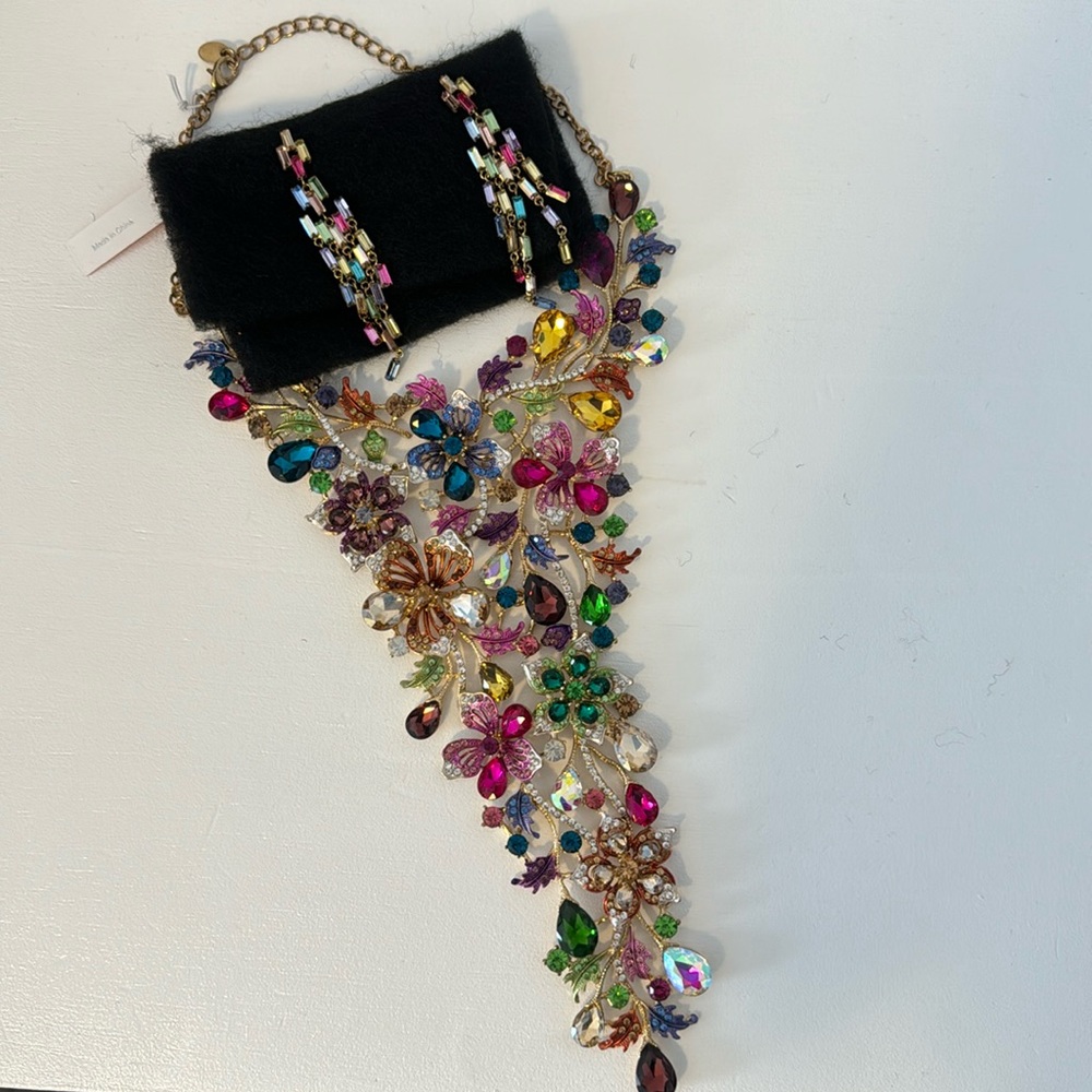 Glamour necklace/earrings set